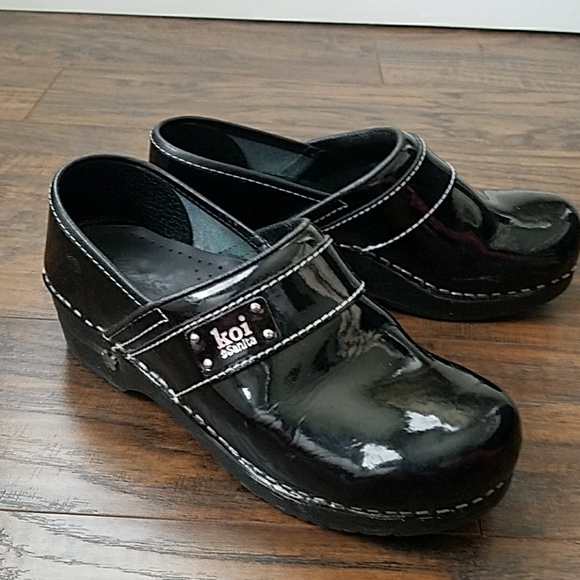 koi sanita shoes